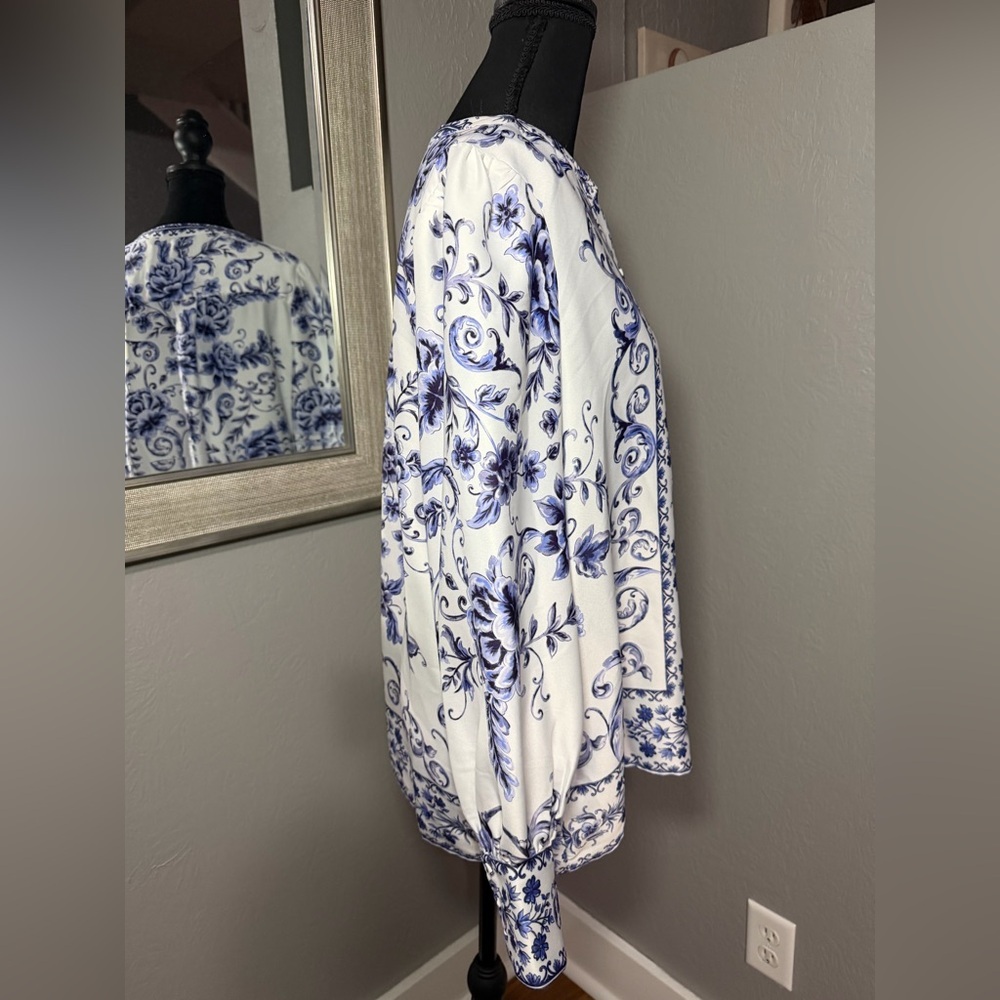 Alex Marie Wren Blue Scroll Floral Button Front Blouse Size Small. - Picture 5 of 7